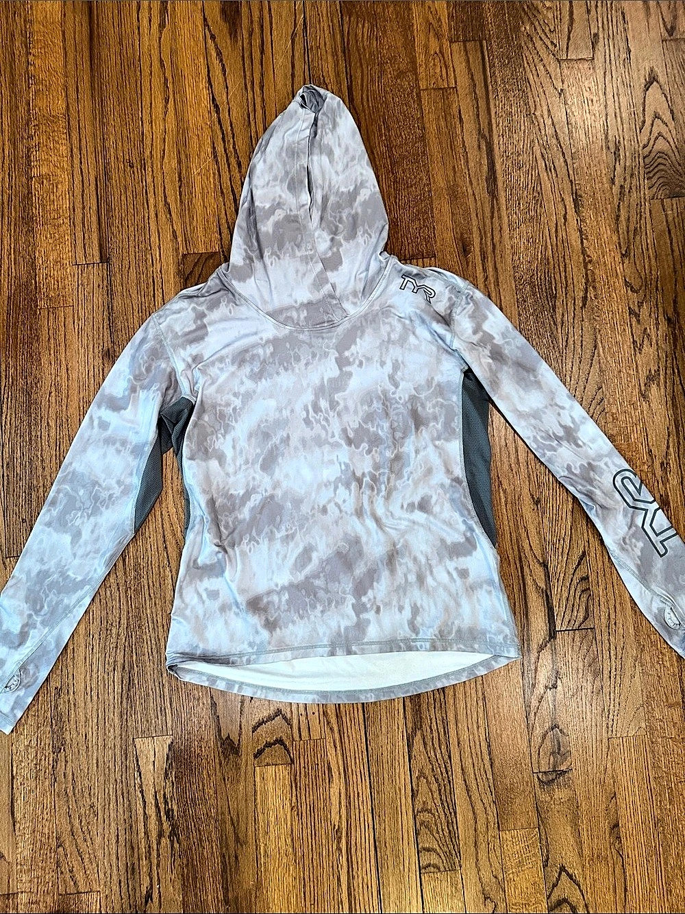 TYR SunDefense Hooded Rash Guard Tie-Dye Gray & White Large